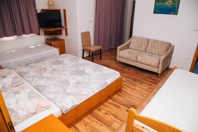 Bed and Breakfast Jezero Laminci Bosanska Gradiska Exterior foto