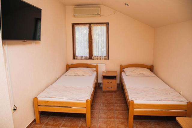 Bed and Breakfast Jezero Laminci Bosanska Gradiska Exterior foto