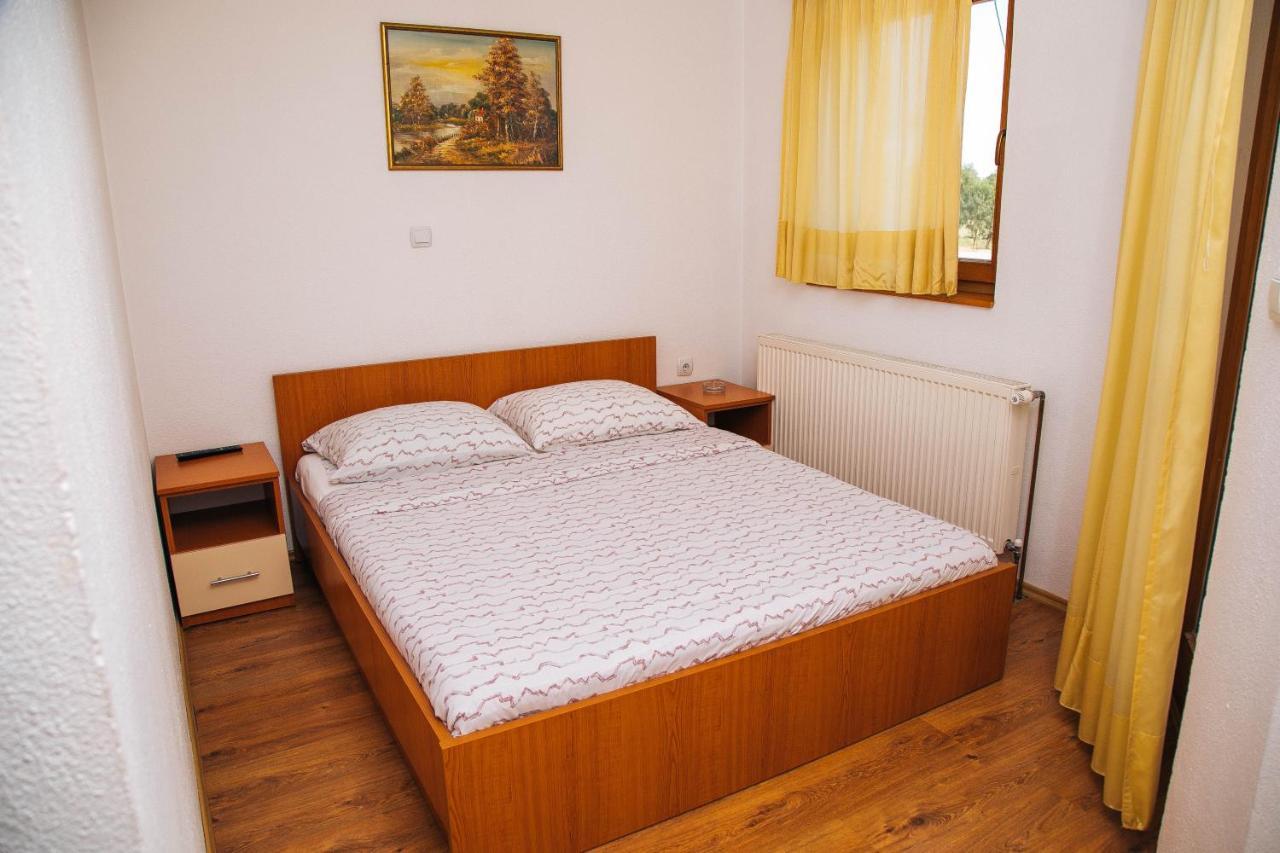 Bed and Breakfast Jezero Laminci Bosanska Gradiska Exterior foto